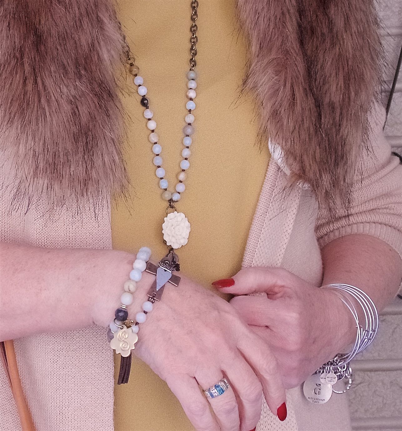 50 IS NOT OLD | A FAUX FUR COLLAR AS AN ACCESSORY