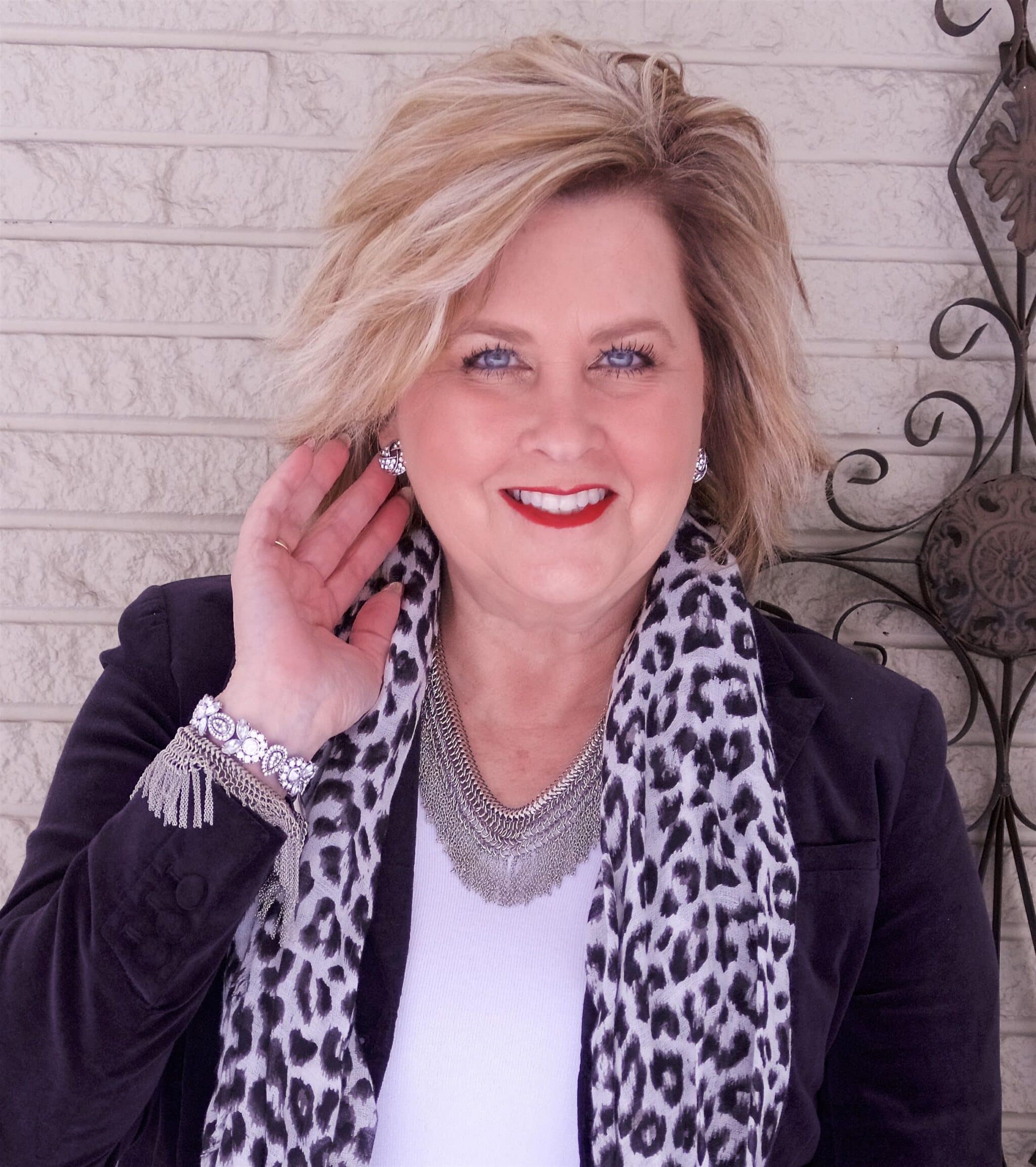 50 IS NOT OLD | CHOOSING ACCESSORIES FOR A DRAMATIC EFFECT