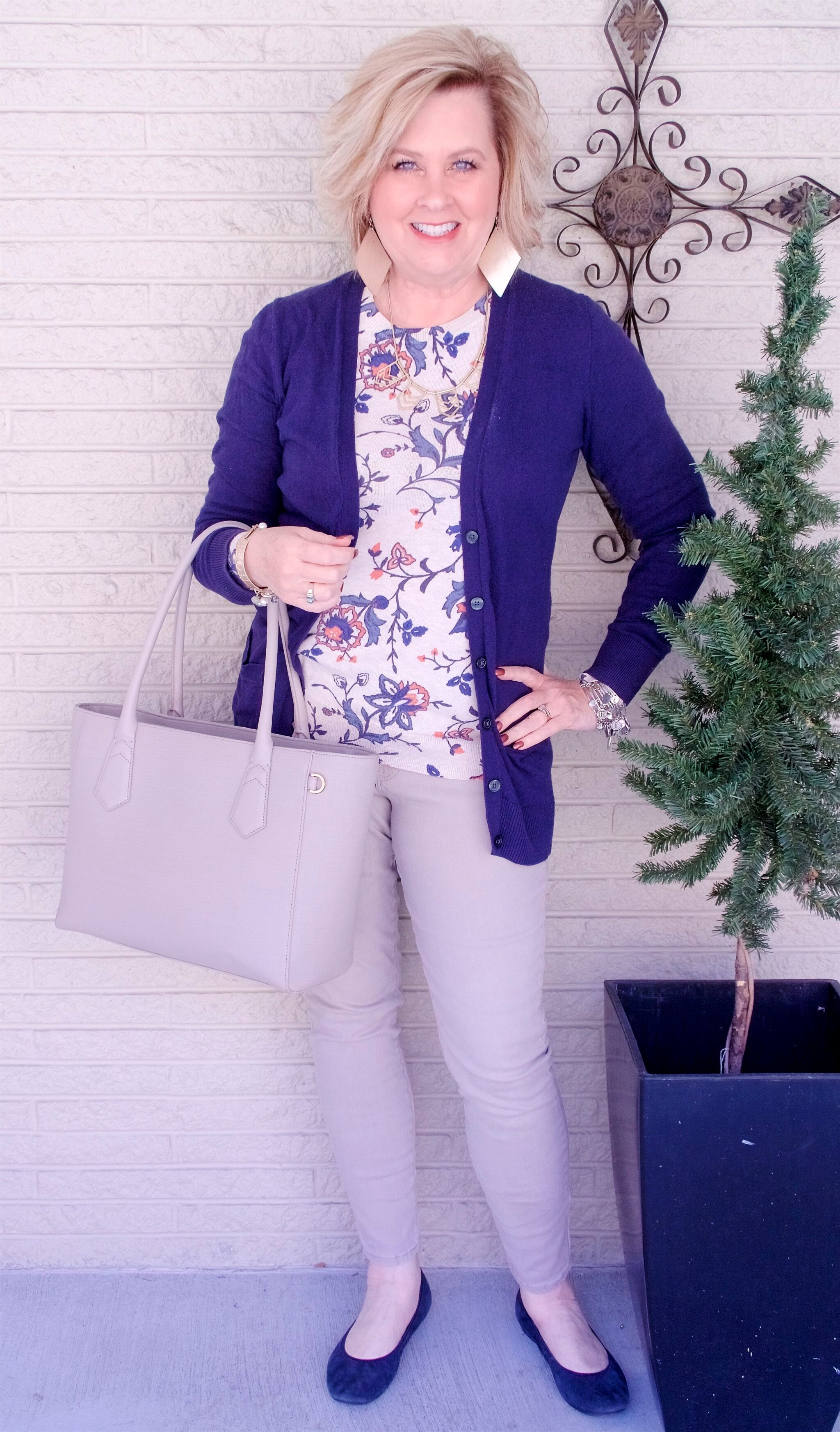 50 IS NOT OLD | A LONGER CARDIGAN FOR A SLEEKER LOOK