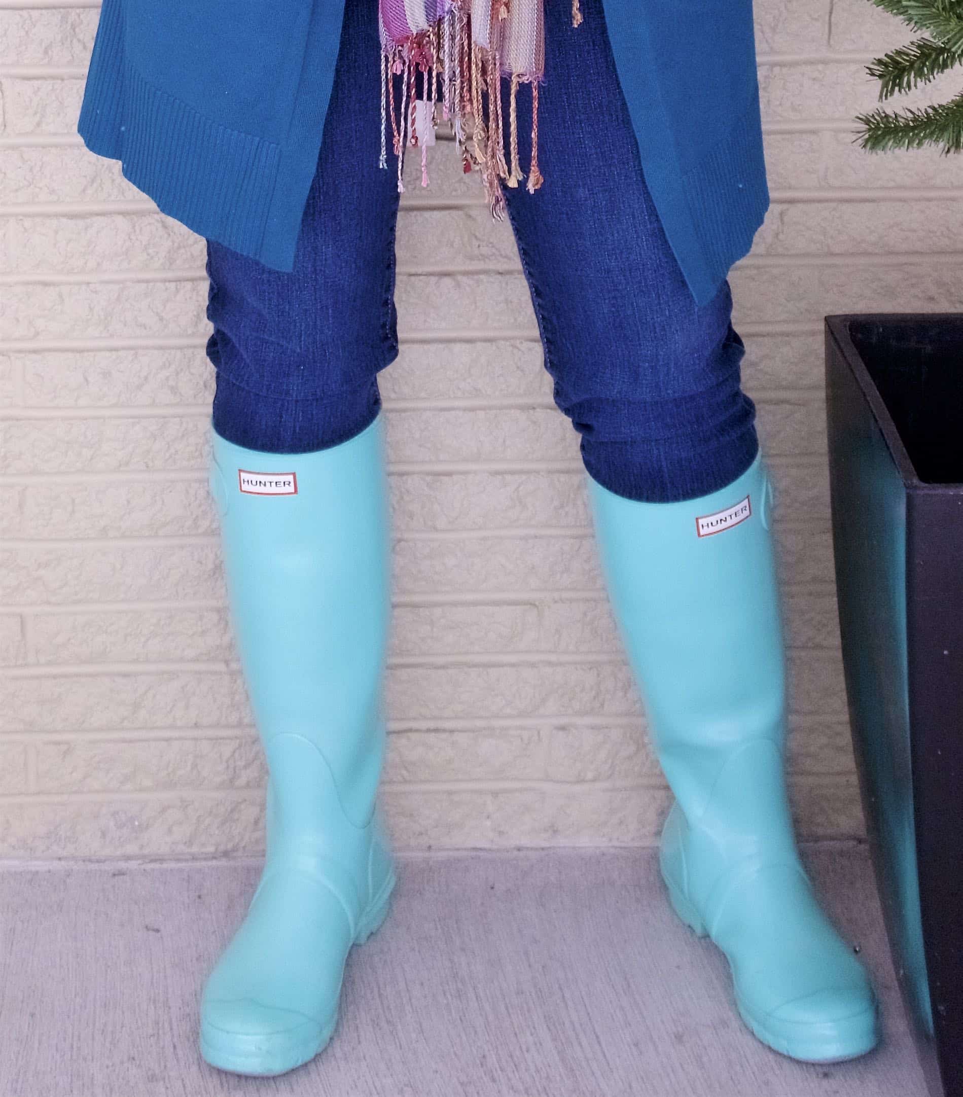 50 IS NOT OLD | KEEPING YOUR FEET DRY IN THE SNOW