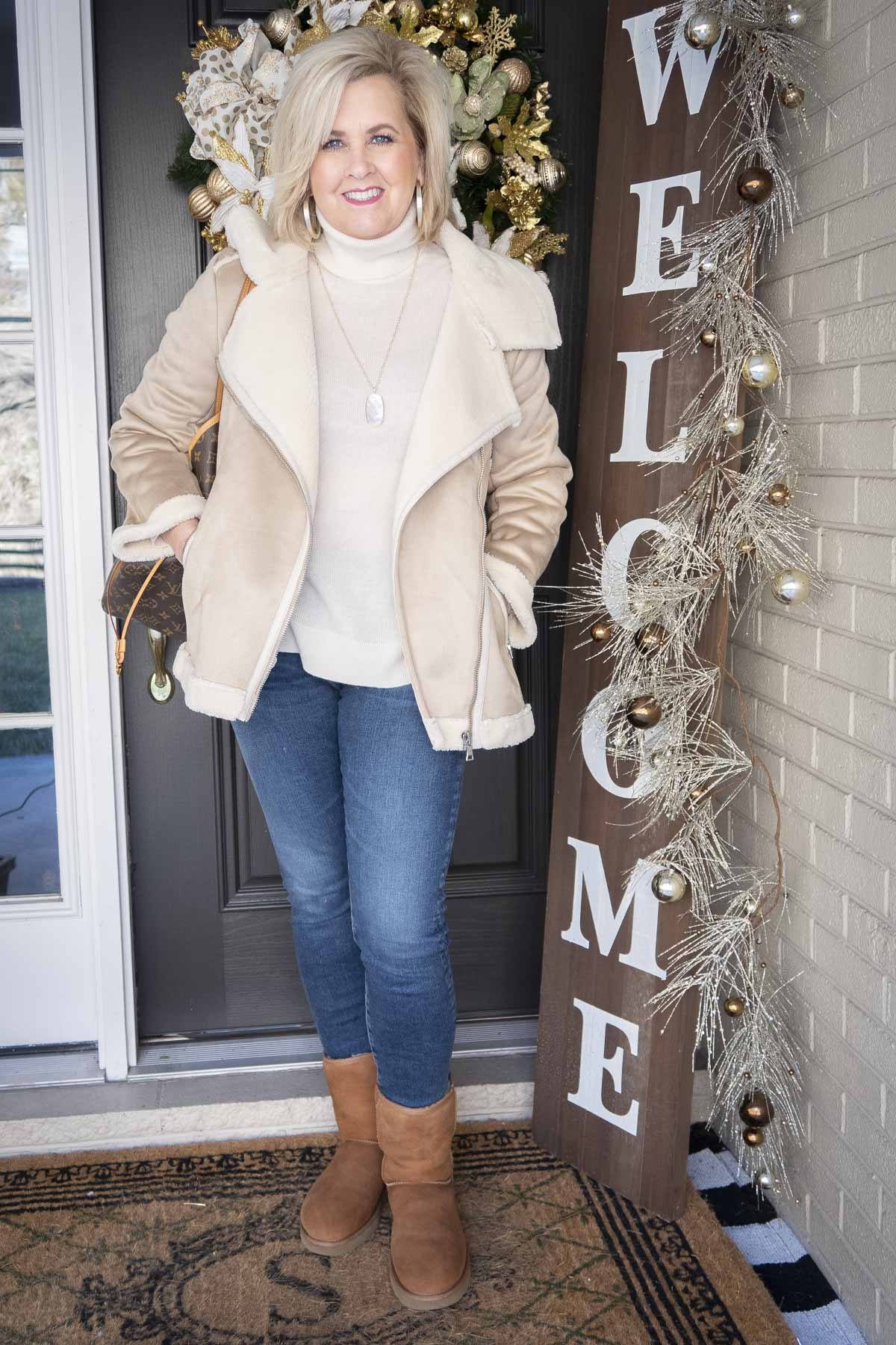 Fashion Blogger, style Blogger, stylish outfit ideas, ugg boots