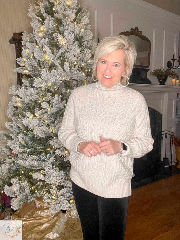A HOLIDAY OUTFIT PERFECT FOR CELEBRATING AT HOME