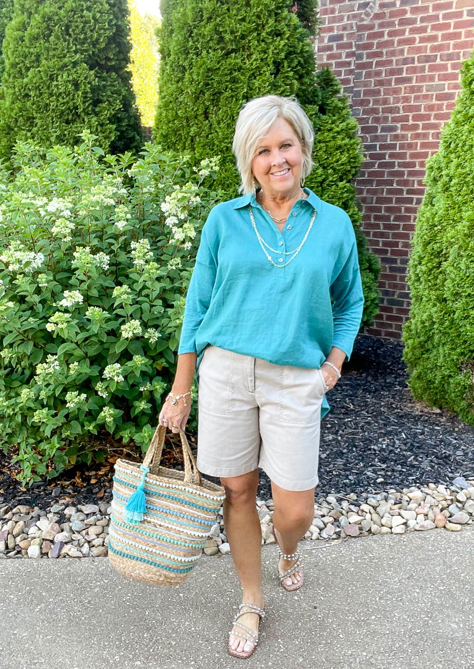Over 40 Fashion Blogger, Tania Stephens is styling a This or That post with J.Jill tan shorts29