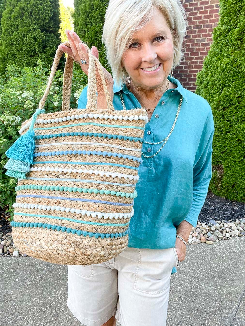 Over 40 Fashion Blogger, Tania Stephens is styling a This or That post with J.Jill tan shorts31