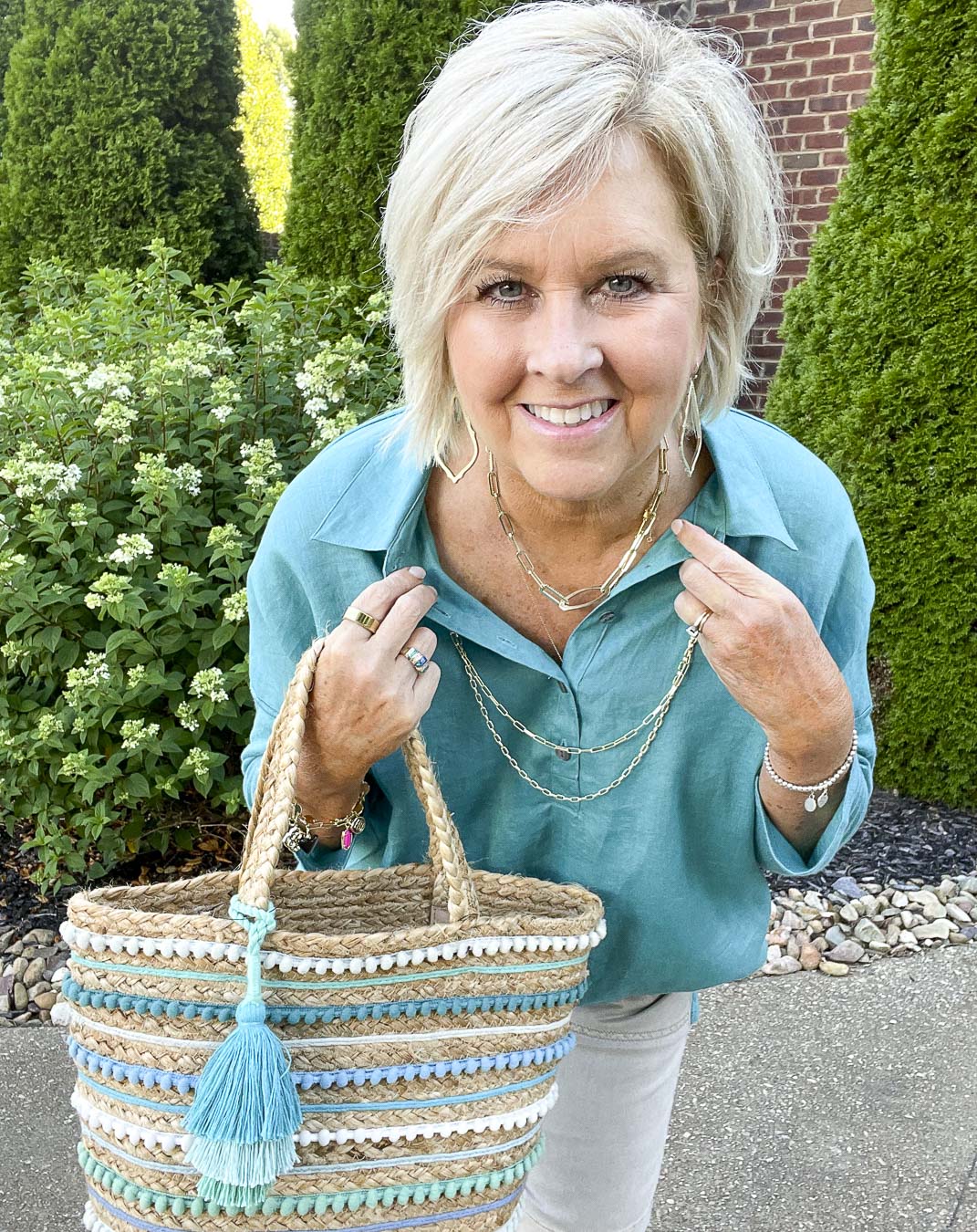 Over 40 Fashion Blogger, Tania Stephens is styling a This or That post with J.Jill tan shorts32
