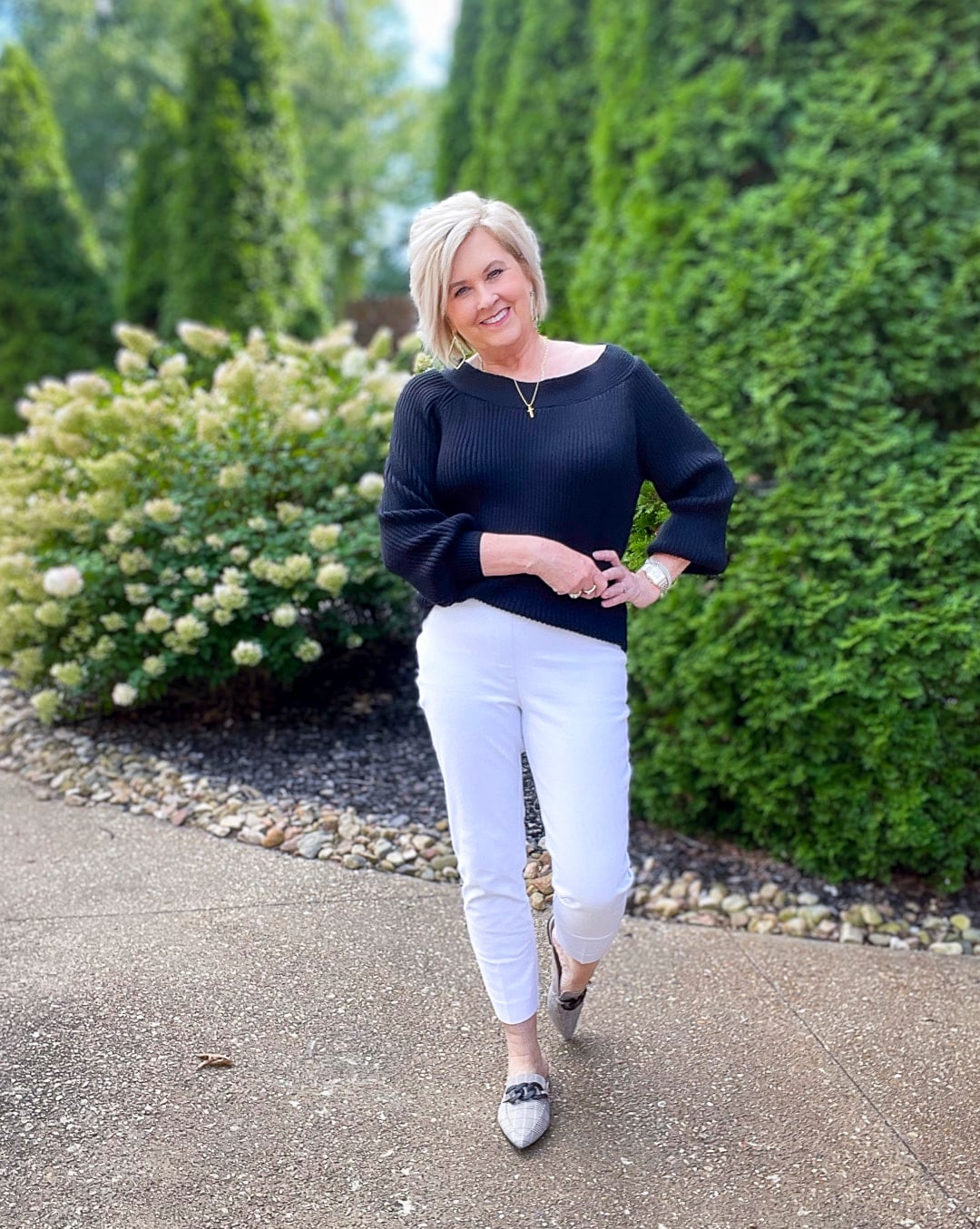 HOW TO WEAR WHITE CROPS AFTER LABOR DAY TWO WAYS how-to-wear-white-crops-after-labor-day-two-ways