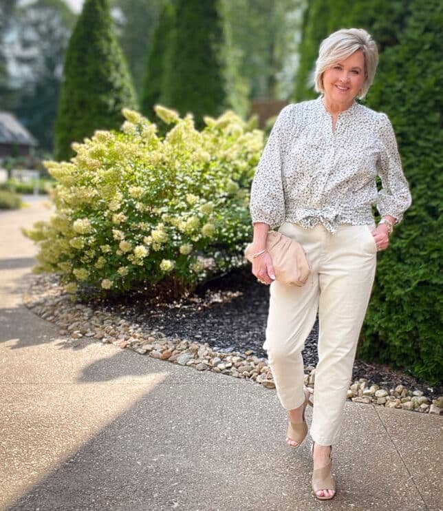 stylish outfits for women over 40