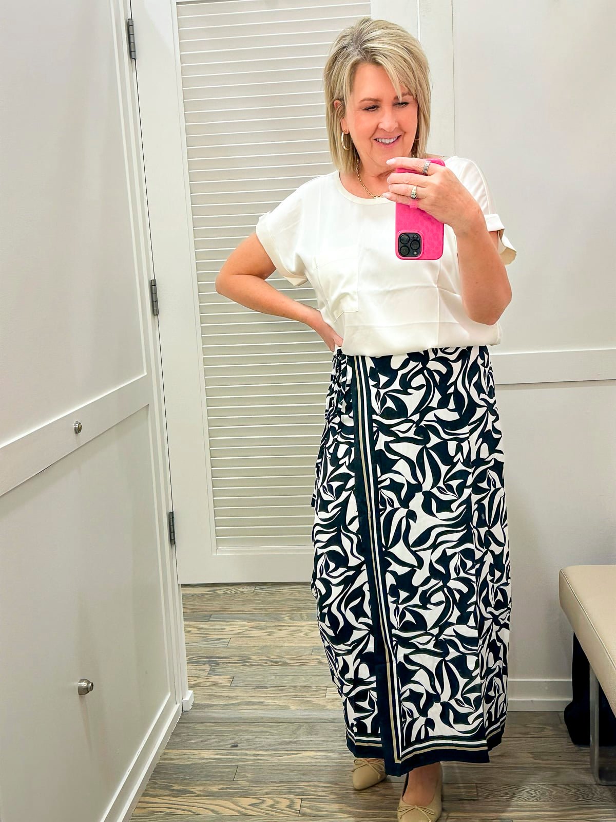 Over 50 fashion blogger, Tania Stephens, is doing a Loft in store try on18