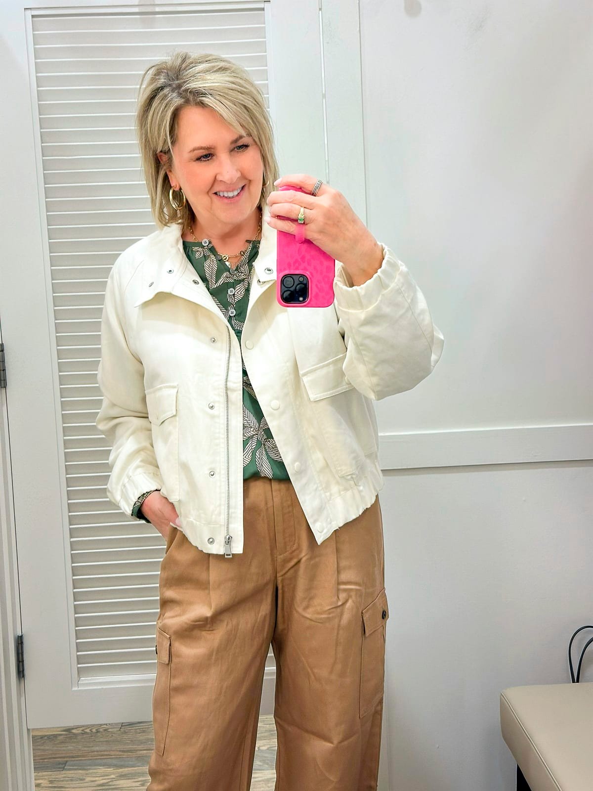 Over 50 fashion blogger, Tania Stephens, is doing a Loft in store try on5