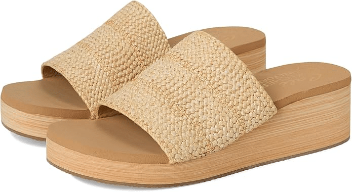 How to Style Cropped Pants and Capri Pants for Summer sketchers capri for women tania stephens