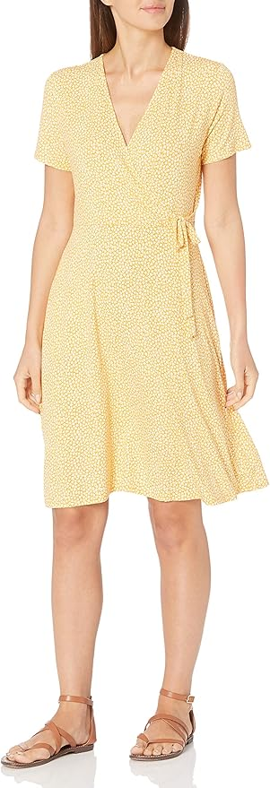 The Best Wedding Guest Dresses on Amazon for Women Over 50 tania stephens 50 is not old fashion blogger apple shape