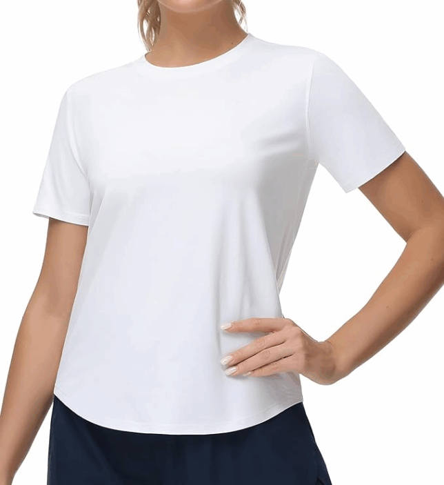 The Best Tops To Wear With Capri Pants For Perfect Style fashion blogger white tee