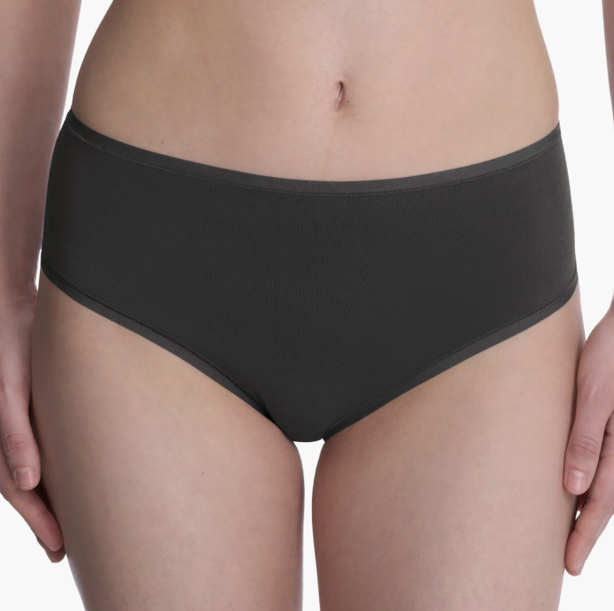Seamless No Show Underwear That Works With Everything 50 is not old tania stephens fashion blogger bliss bare
