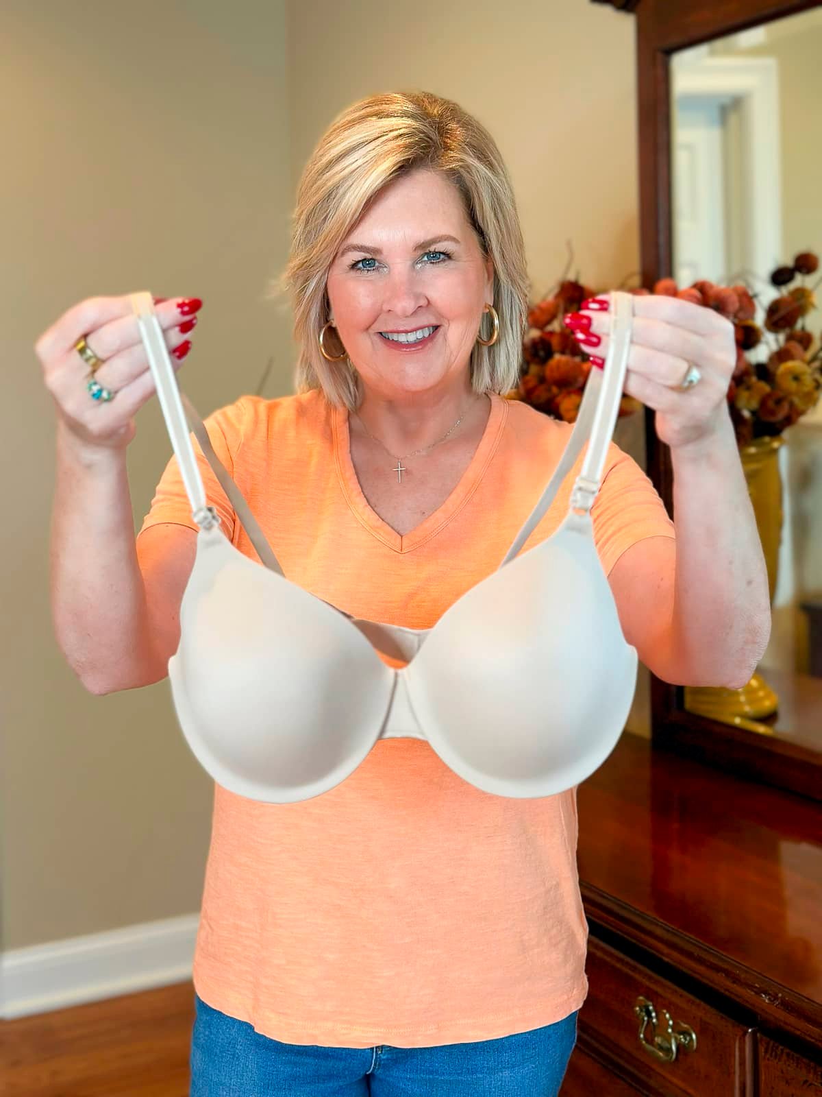 HOW TO KNOW WHEN IT'S TIME TO REPLACE YOUR BRAS WOMEN OVER 50
