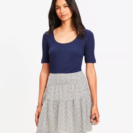 Ribbed scoop neck t-shirt in rust for transitional wardrobe