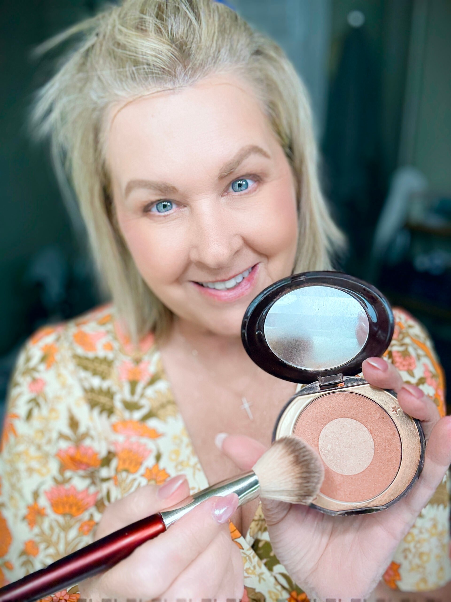 Tania using Charlotte Tilbury Pillow Talk Blush
