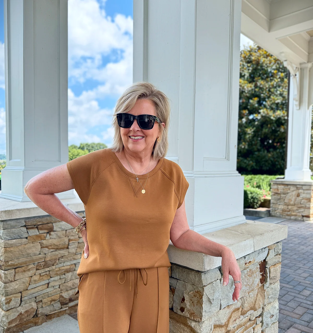 SHORT SLEEVE SHIRTS IN FALL COLORS TO WEAR FOR EARLY SUMMER