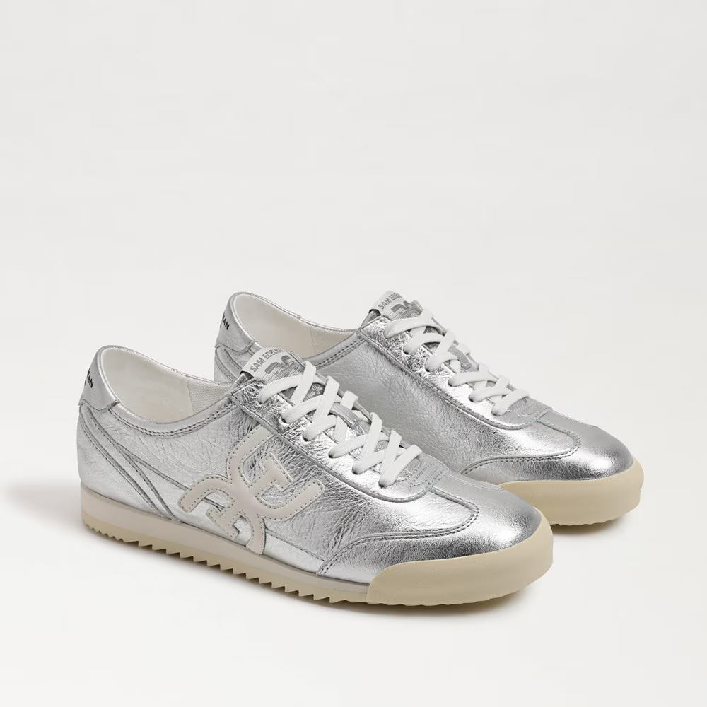 Best Sneakers with Arch Support for All-Day Comfort 50 is not old fashion blogger tania stephens lace up sneaker