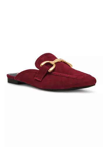Slide Into Comfort: Mules That Look Chic at Any Age tania stephens 50 is not old fashion blogger steve madden