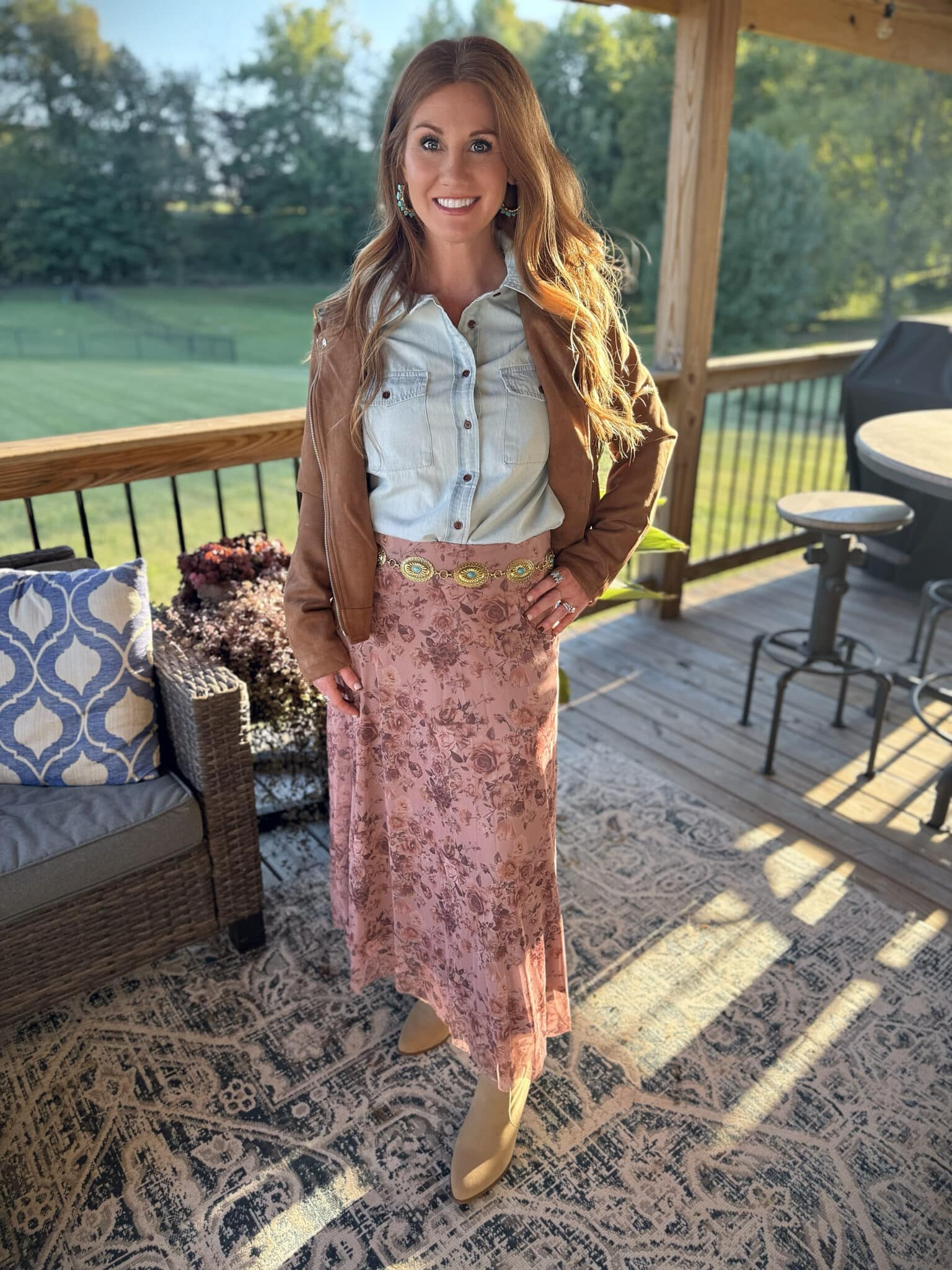 Amazon fall skirt outfit by Stephanie