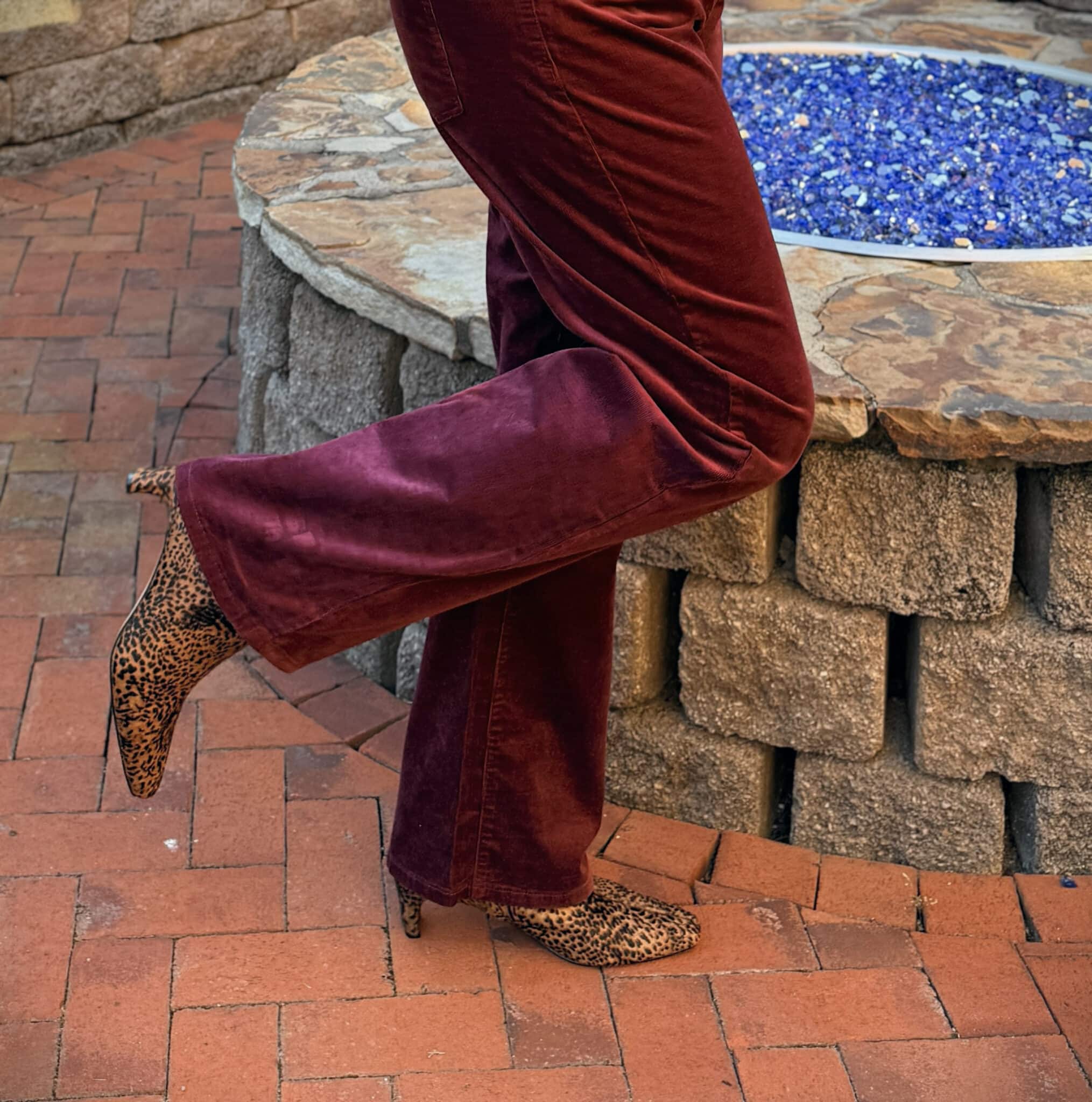 HOW TO STYLE BURGUNDY PANTS FOR FALL 2025