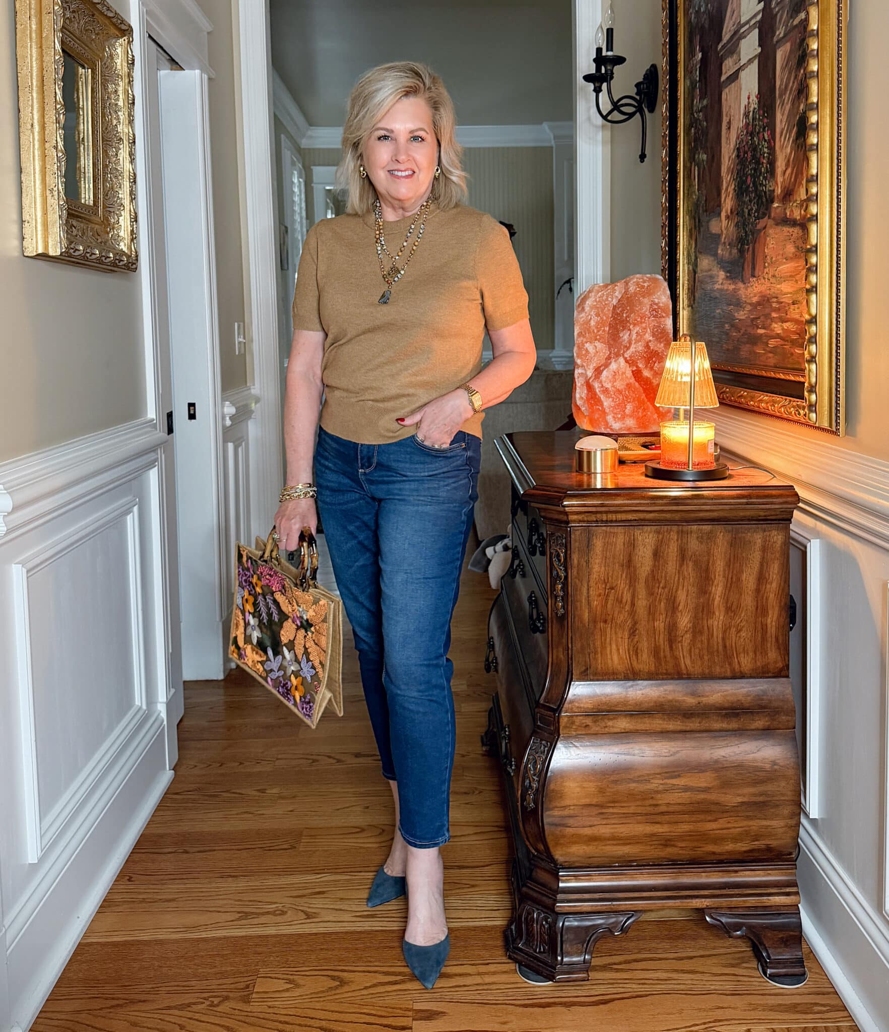 Tania wearing a Fall brown short sleeve swearer from Target