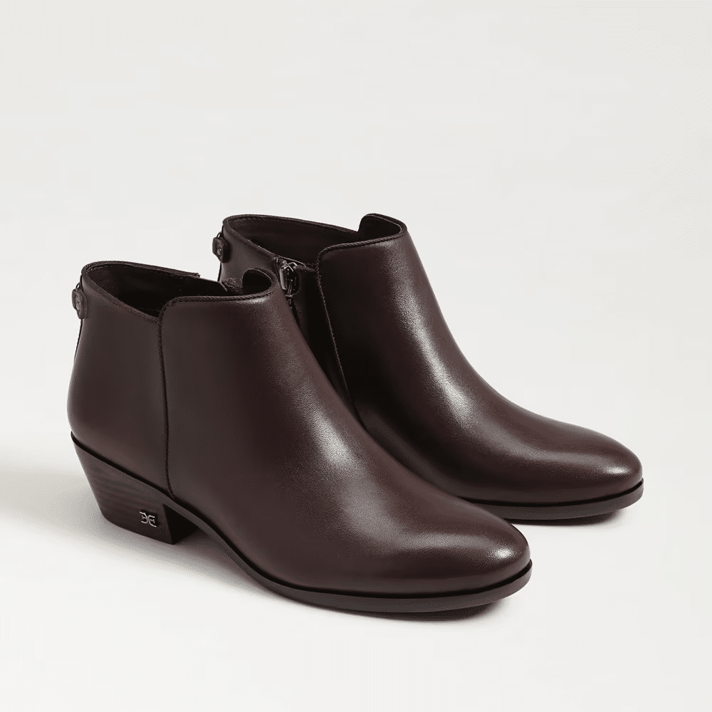 The Best Neutral Boots for Fall That Go With Everything 50 is not old fashion blogger tania stephens  petty ankle