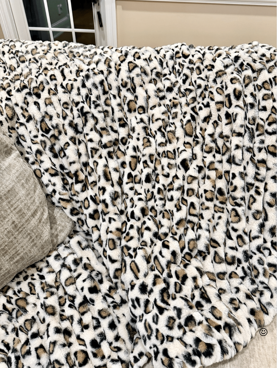 Lola blanket in a Cheetah print