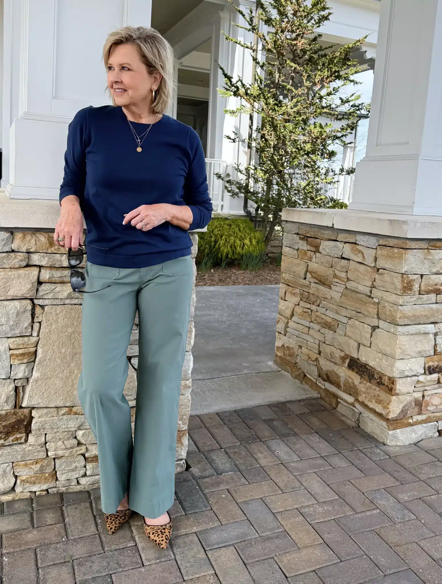 Tania modeling the Lizzie pant from her viral popular blog post.