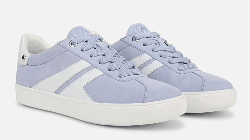 The Best Shoes to Wear When You’ll Be on Your Feet All Day (But Still Want to Look Cute) tania stephens 50 is not old fashion blogger naturalizer