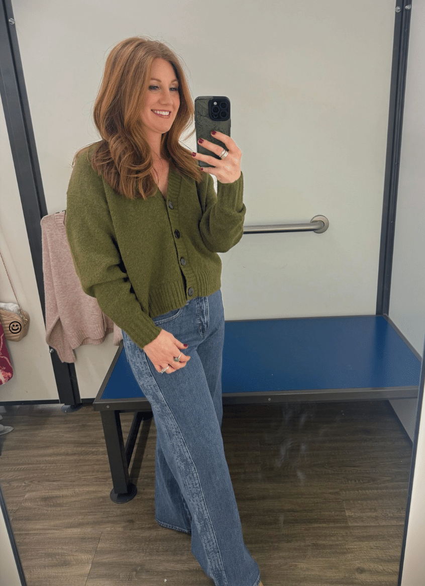 Stephanie styling an olive green cardigan with wide leg jeans from Old Navy