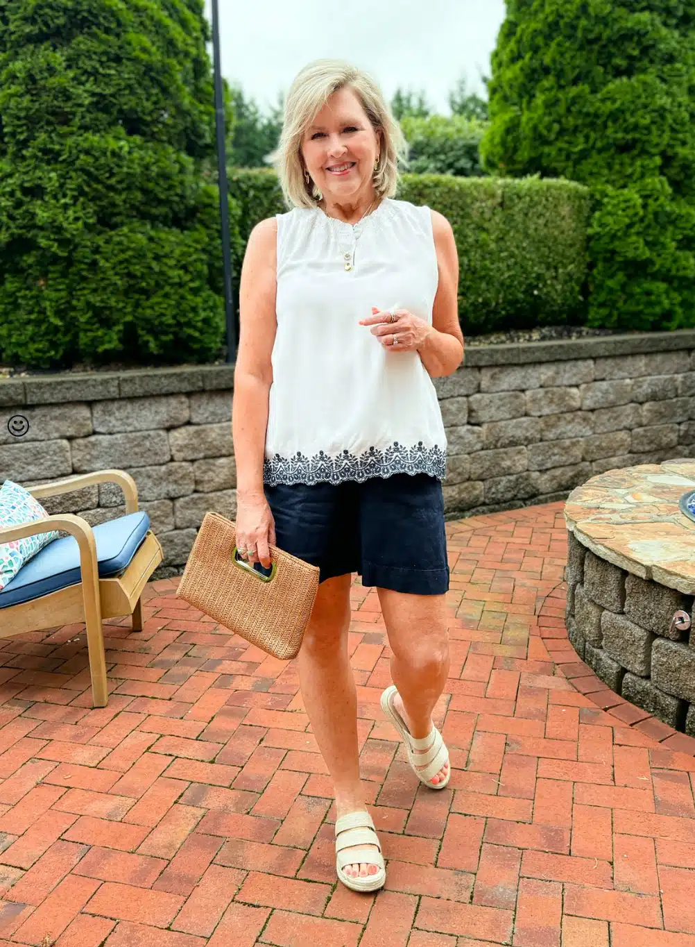 TANIA WITH A RAFFIA STRAW TOP HANDLE CLTUCH FOR SPRING AND SUMMER