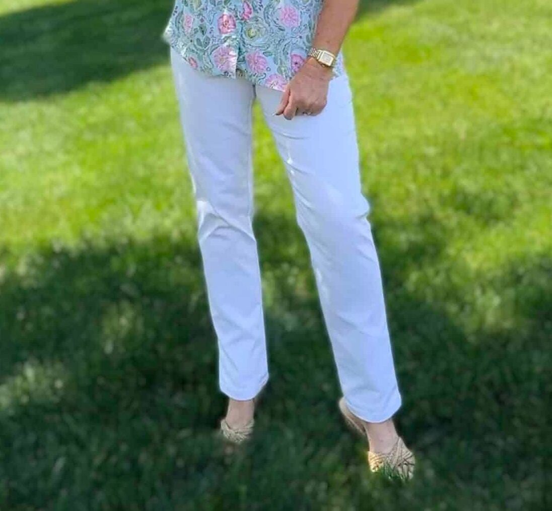 Tania from 50 is not old, is white jeans from Kohls