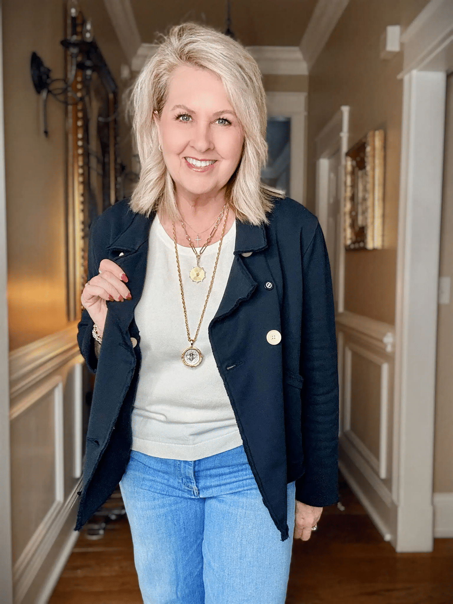 TANIA WEARING A PENDANT NECKLACE
