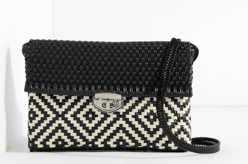 Un Pueblo Crossbody Clutch