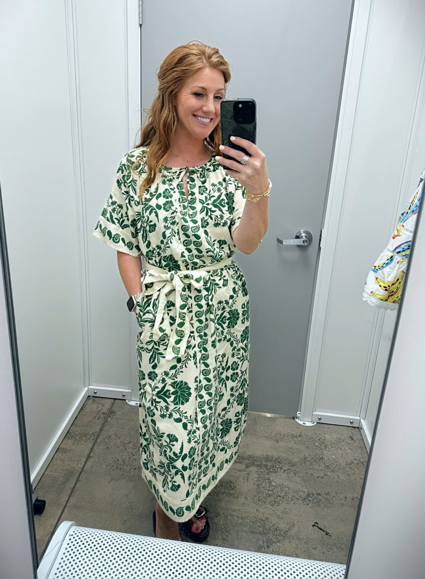 Stephanie wearing a Border Print Linen Blend Midi Dress from Walmart