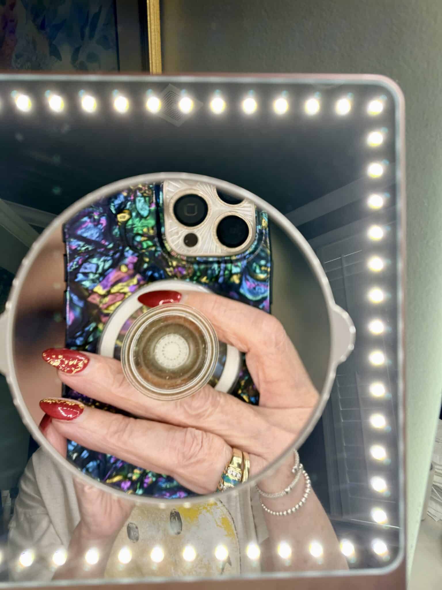 The 5x magnifying attachment for the Riki Lighted Mirror